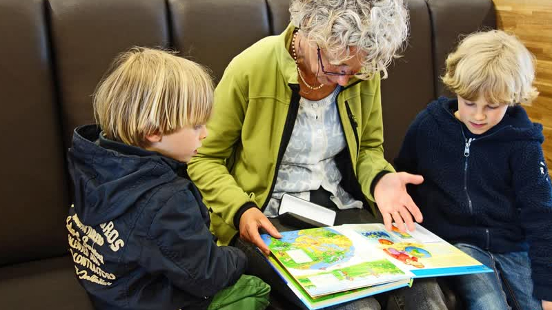 Bibliotheek Maas en Peel viert Nationale Voorleesdagen: ‘Voorlezen gaat voor!’