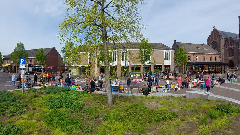 Kernoverleg Reuver tevreden over terugkeer vrijmarkt
