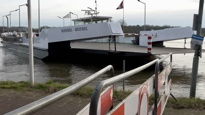 Maas bereikt piek, water zakt weer
