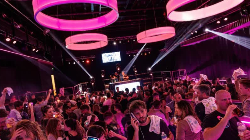 Panic@de Disco: opvoeden als festival bij Switch in Helden