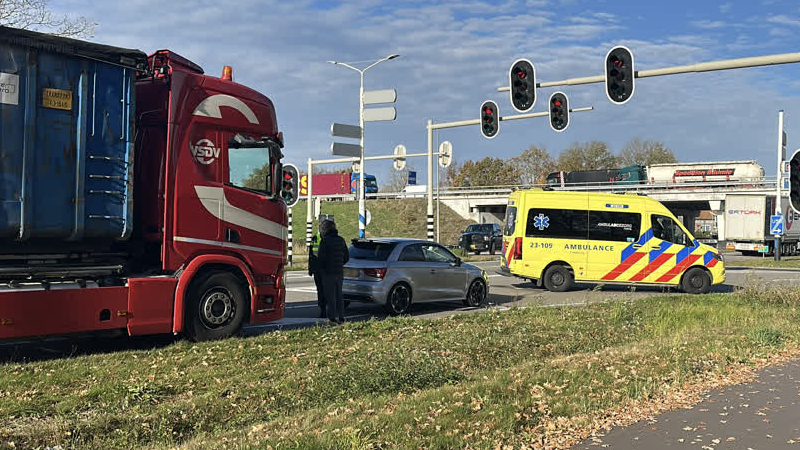 Twee bestuurders onder invloed bij ongeval op Middenpeelweg bij Maasbree