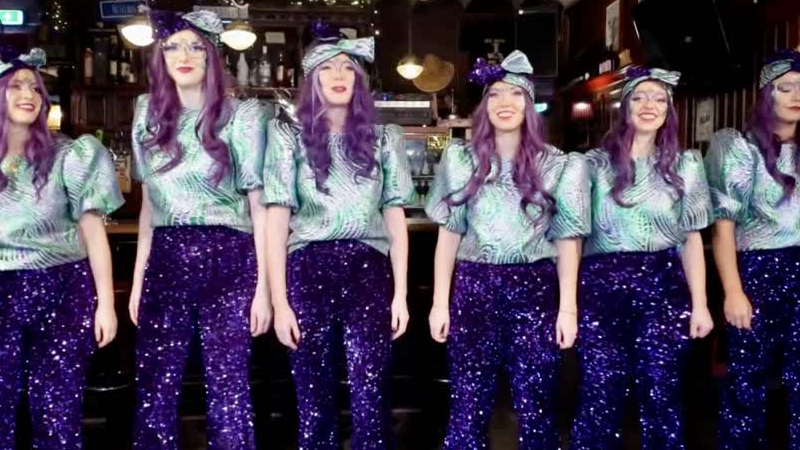 Glitterdörskes uit Meijel brengen ’t Gevuul van Tusj naar P&M Liedjesfestival