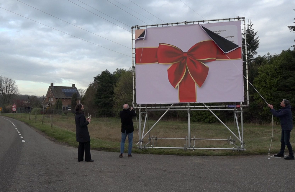 Kuukven bouwbord.png