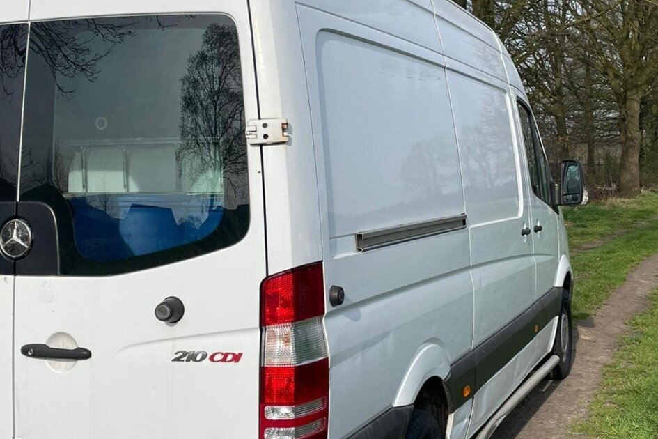 Lokbus met drugsafval verstopt in buitengebied Peel en Maas
