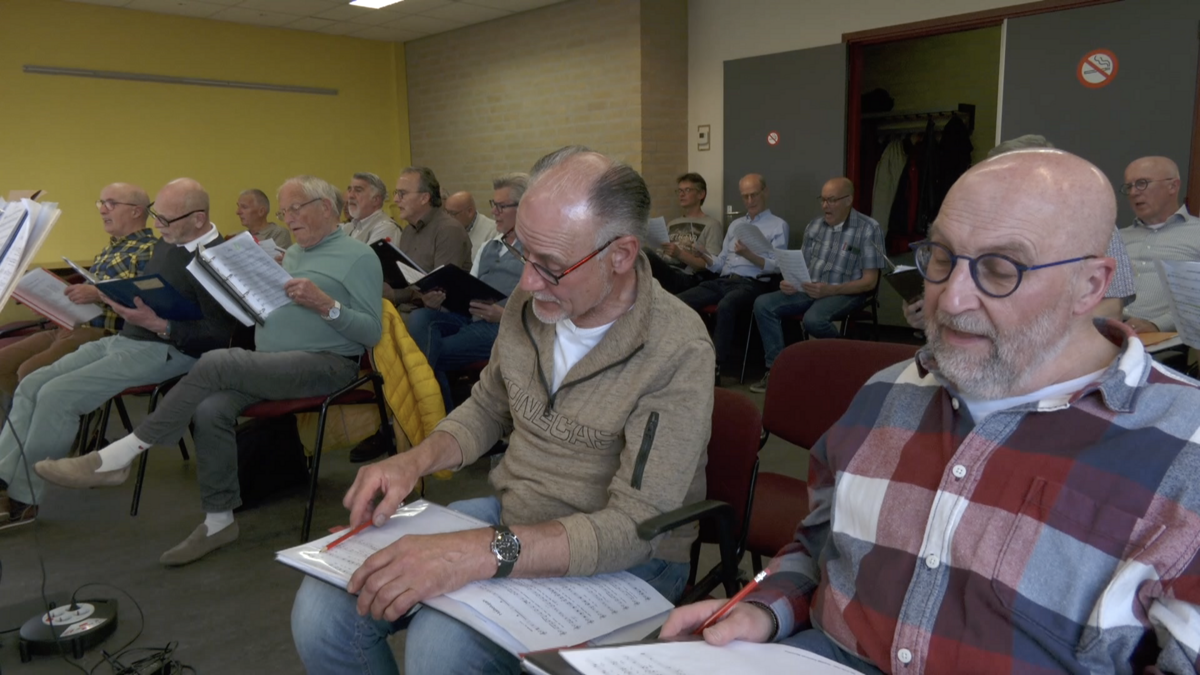 Reuvers Mannenkoor.png