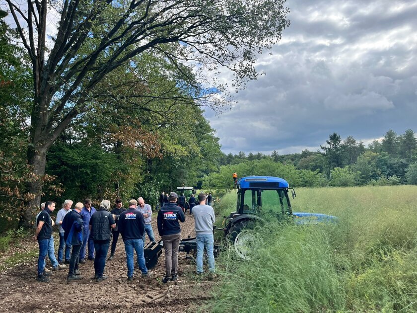 Aspergesector komt in Baarlo samen voor middag over mechanisatie