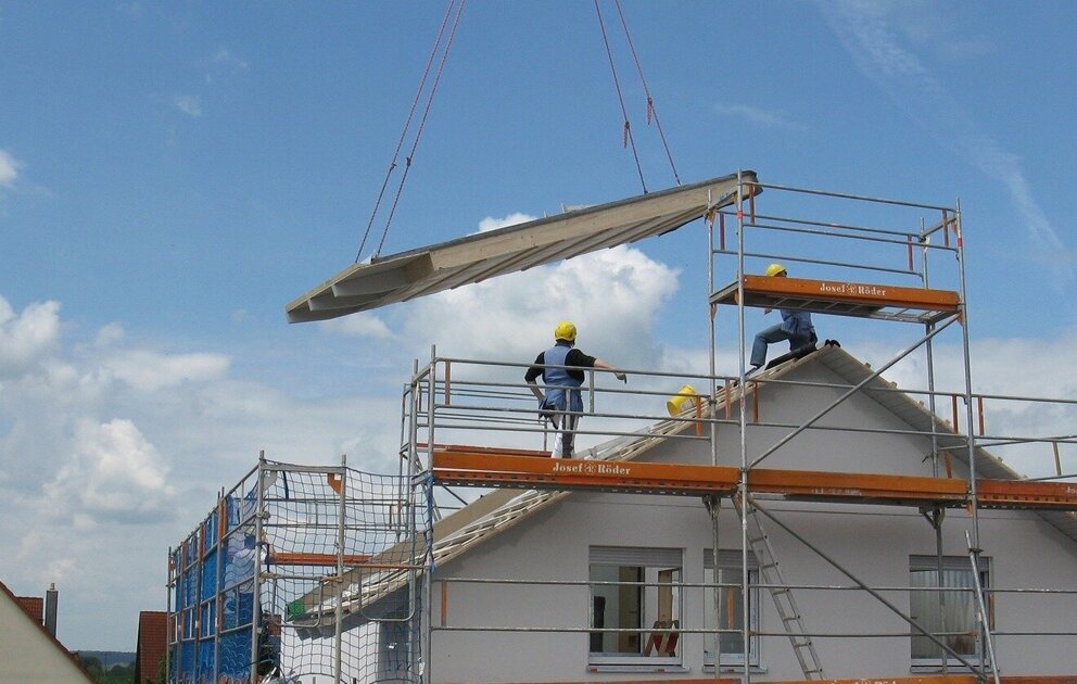 Politiek debat in Beesel: brede steun voor woningbouw, maar verschillen over aanpak