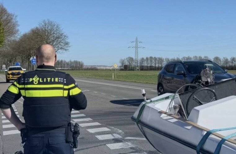 Aanrijding Kessel insta politie.jpg