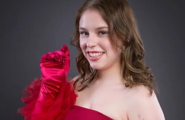 Iris Neessen Miss Eleganza.jpeg