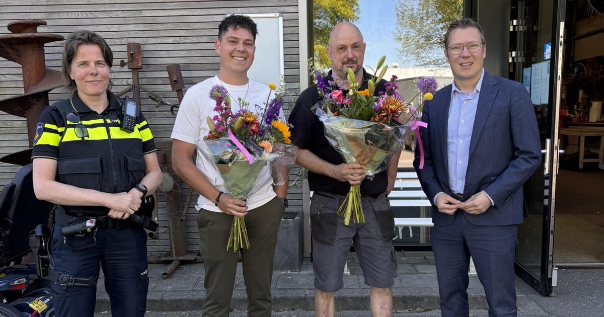 Heldendaad beloond: burgemeester zet redders in het zonnetje