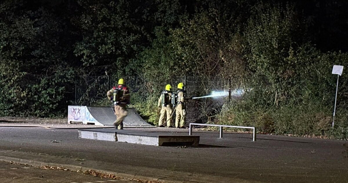 Brandweer rukt uit voor buitenbrand aan Sint Jozefweg in Reuver