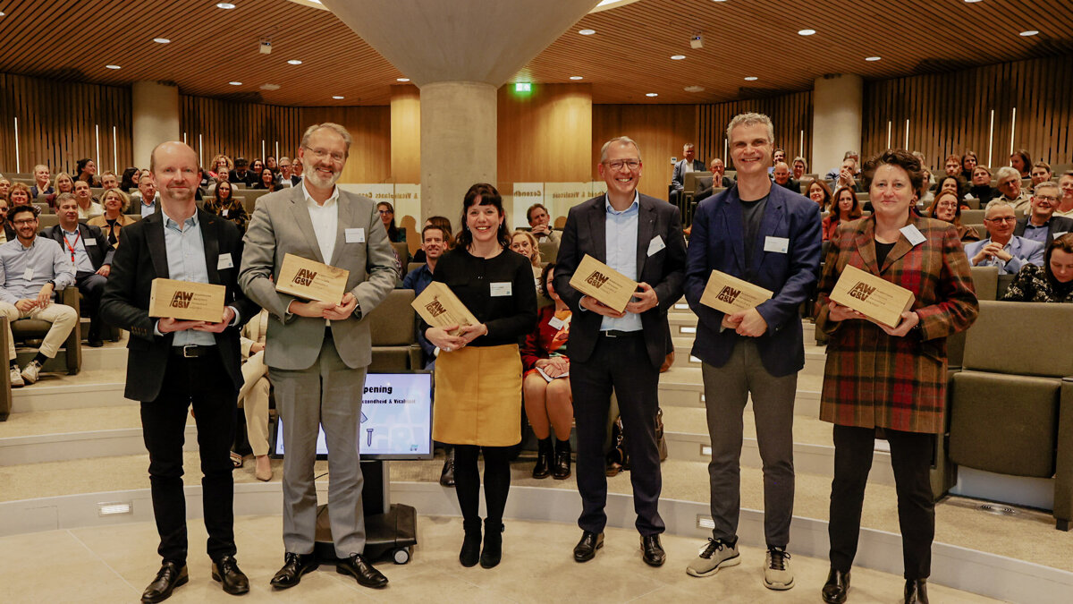 Ondertekenaars Academische Werkplaats_Dhr. Peppelenbos-HAS_dhr. Schouten-VieCuri_mevr. Slijper-Gilde opleidingen_dhr. Josso-Fontys_dhr. Kremers-MU.jpg