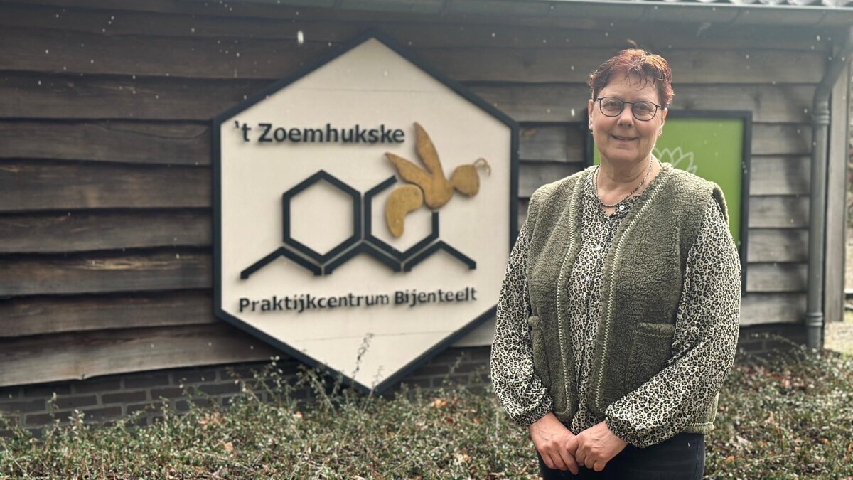 Bertha van den Brink imker hoornaar
