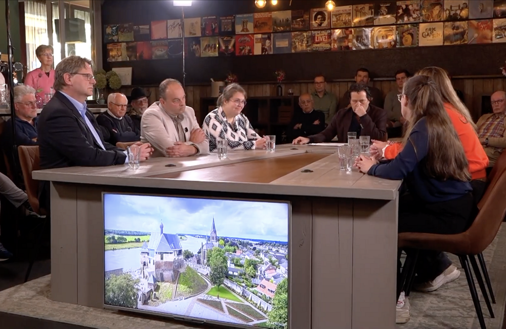 Debat Raadhuisplein 6 zelfsturing.png