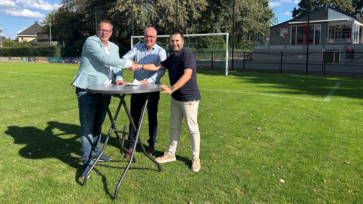 2026-09-8 Verenigingen en gemeente tekenen intentieverklaring voor nieuw sportpark in Kessel