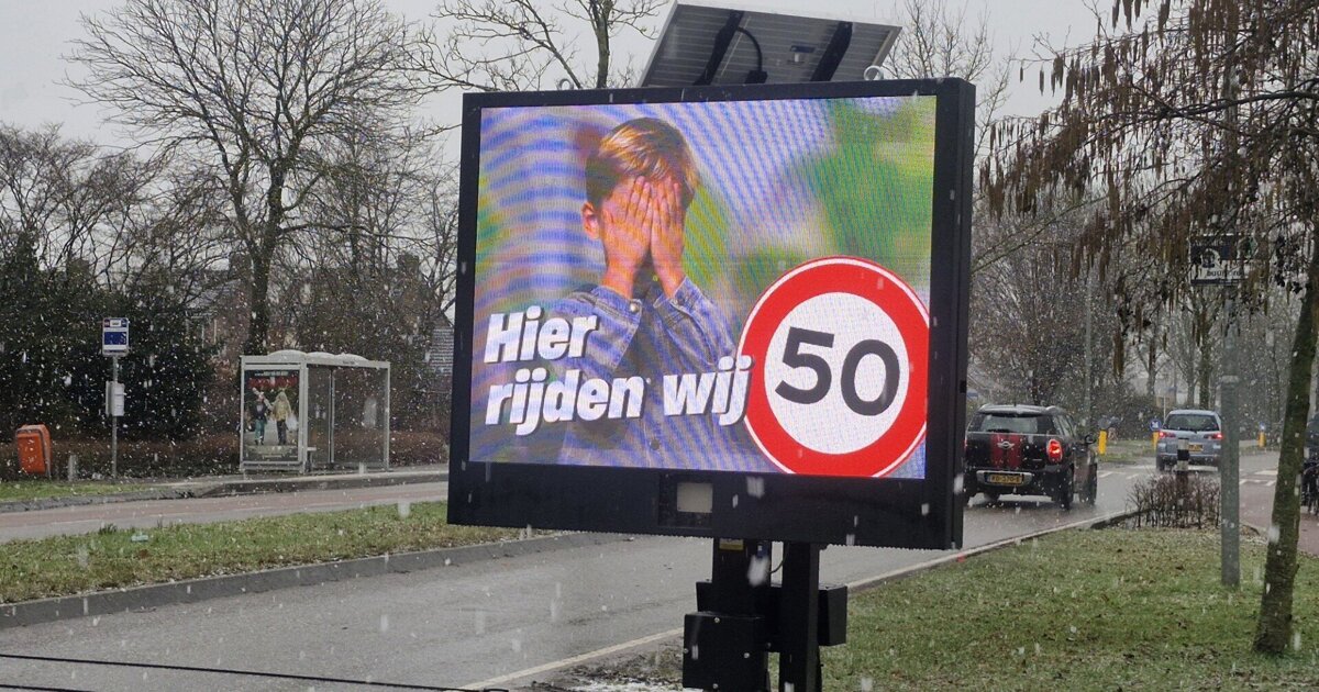 Snelheidscontrole op John F. Kennedylaan in Panningen: vier bekeuringen