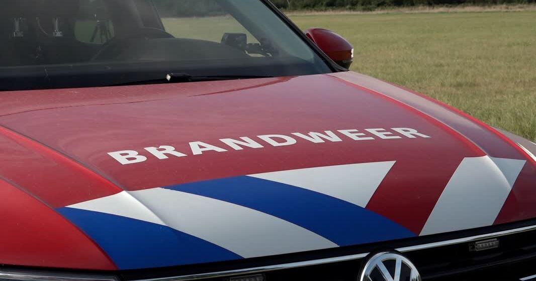 Brandende zonnepanelen op dak Reuverse woning snel geblust