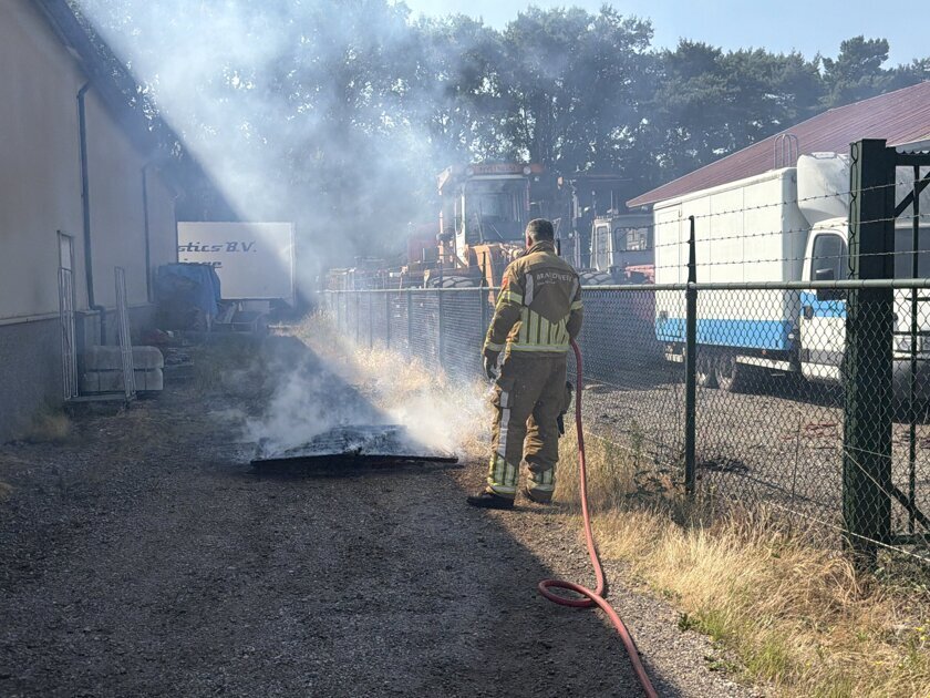 Vermeende industriebrand in Beringe blijkt brandende matrassen
