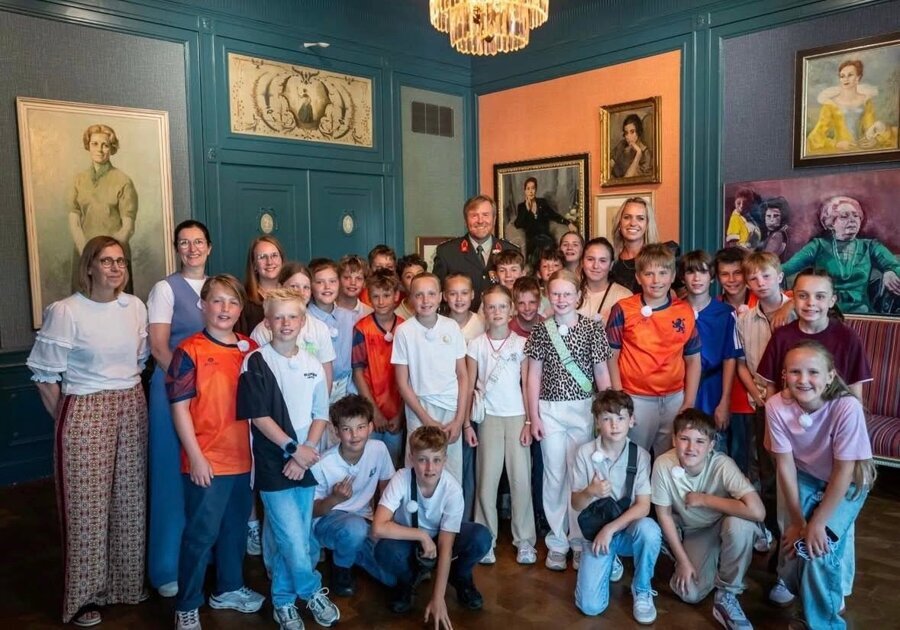 Leerlingen Violier ontmoeten koning op Nederlandse Veteranendag
