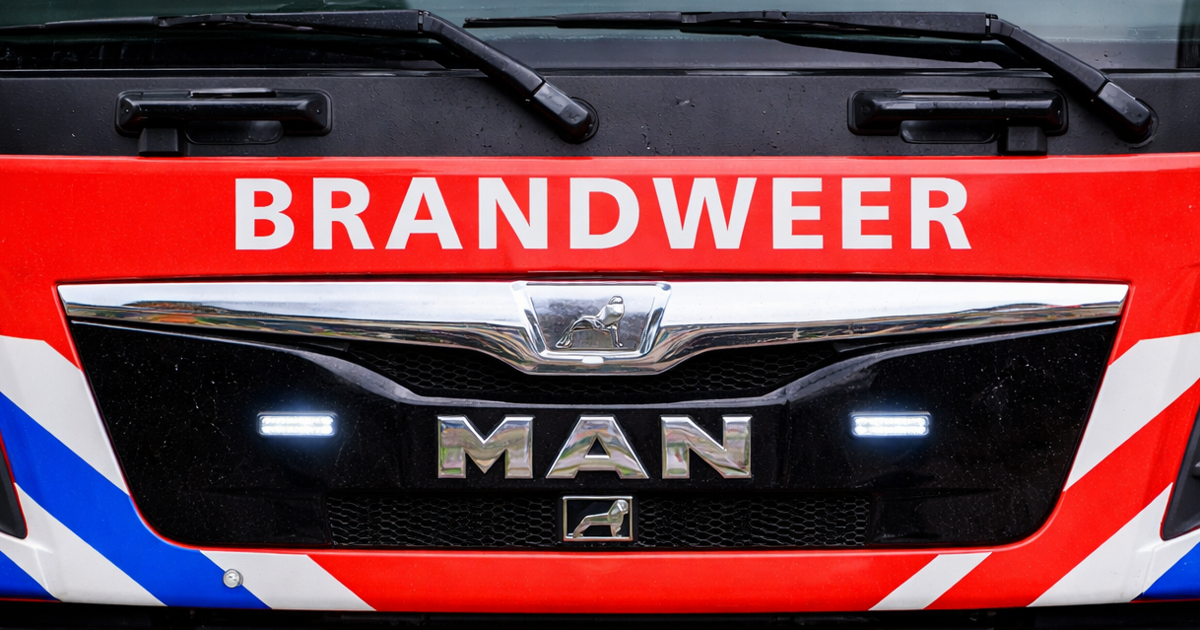Hulpdiensten rukken uit voor mogelijke brand in Maasbree, maar treft gecontroleerd kampvuur aan