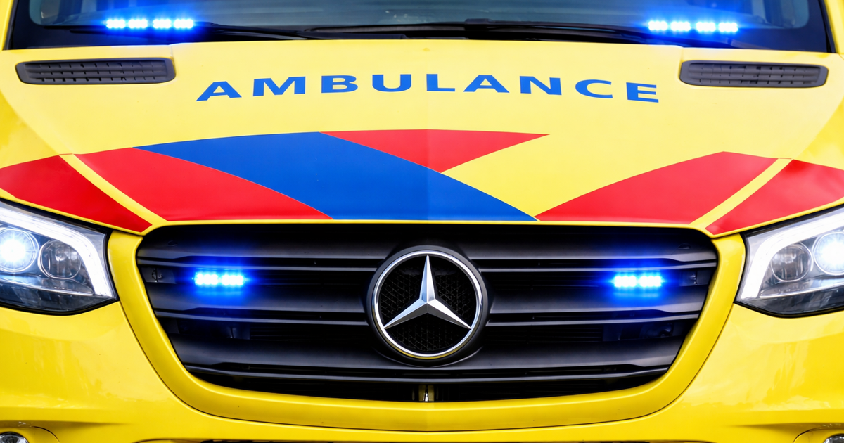 Vrachtwagenchauffeur onwel door lekkage chemische stof in Reuver