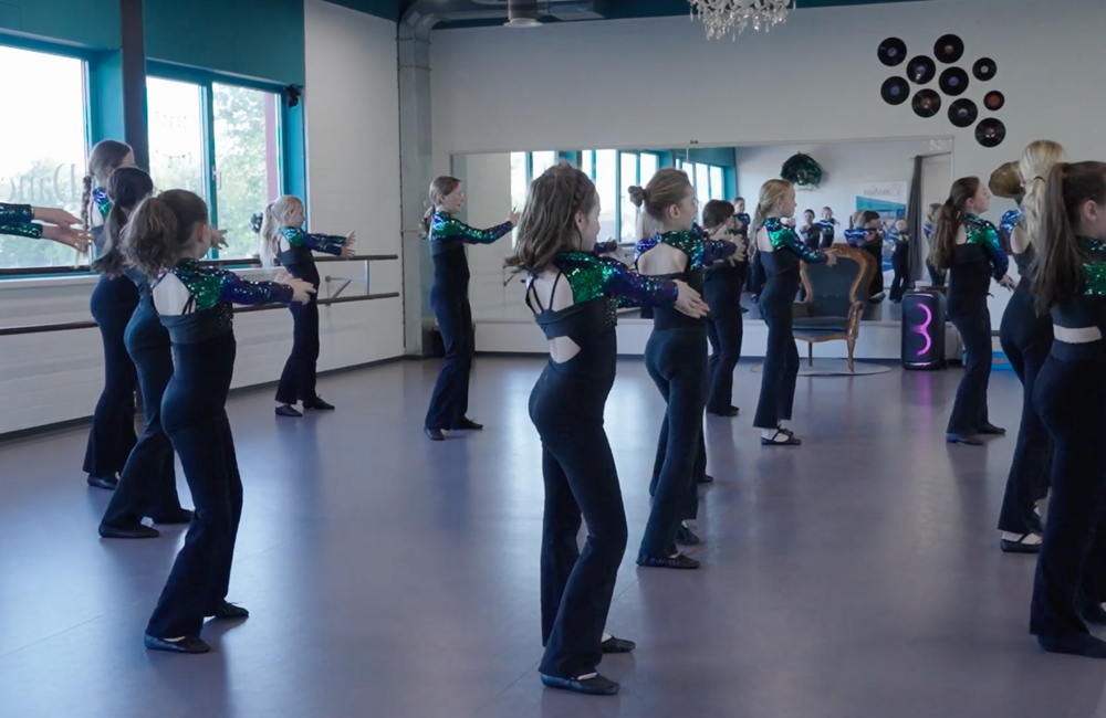 Dance studio Emotion.png