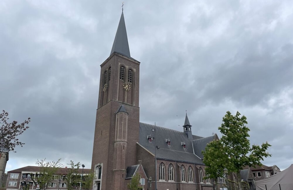 sint-aldegundiskerk-min-qn37marklpgh3iqnmy72akqqktu1hsipu53rcf55vk.jpg
