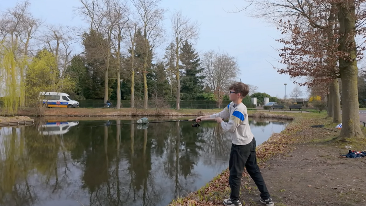 Boetegewoeën - vissen in Baarlo.png