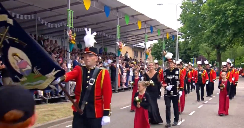 Katoo van den Beucken mooiste jeugdkoningin op het OLS