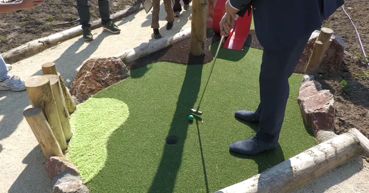 Nieuwe adventure minigolfbaan geopend in Helden