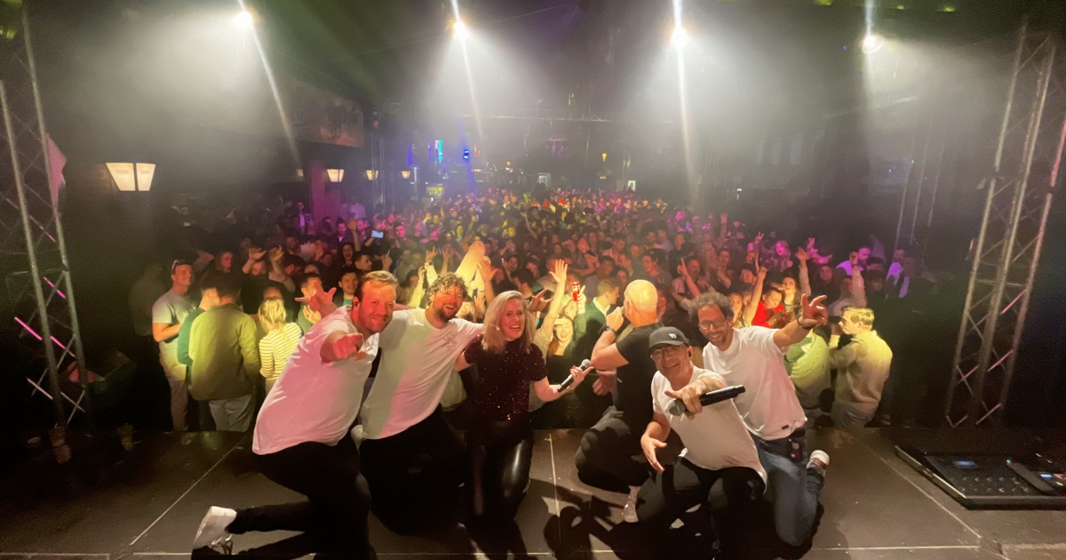 Feestband Khick viert 25-jarig jubileum tijdens kermis in Maasbree