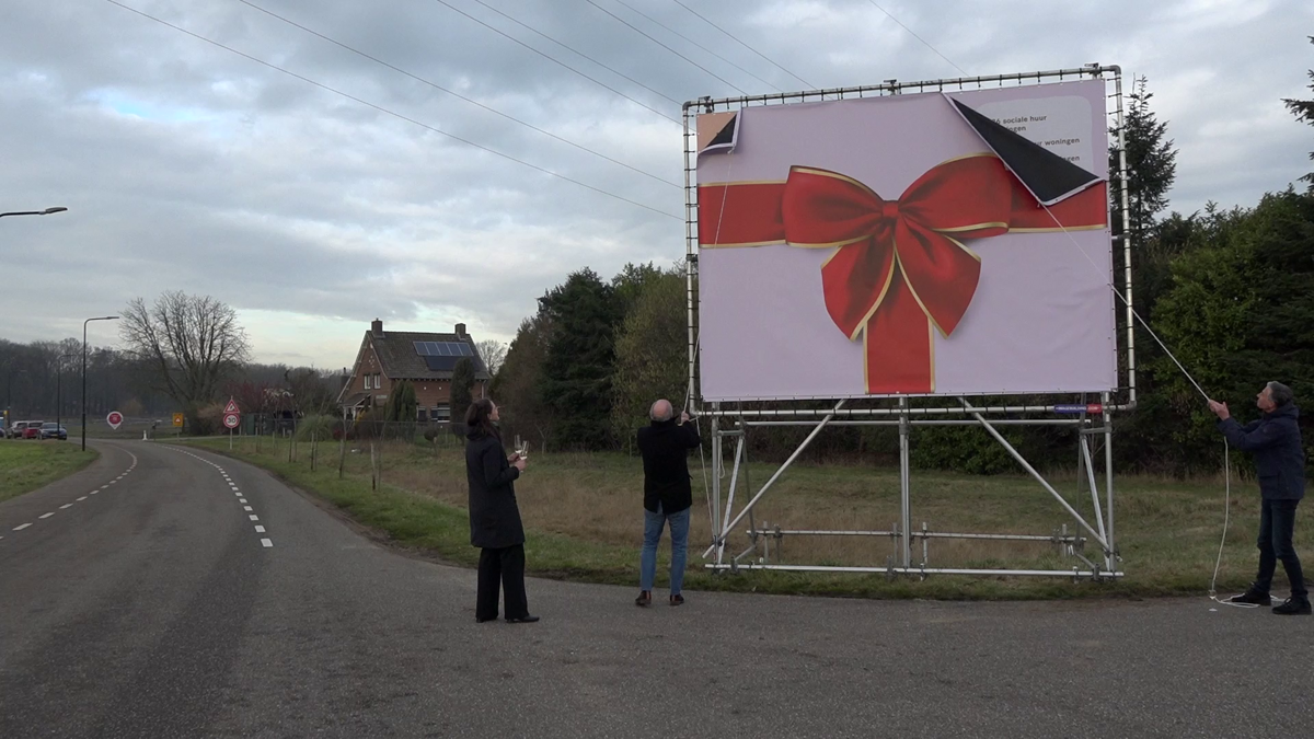 Kuukven bouwbord.png