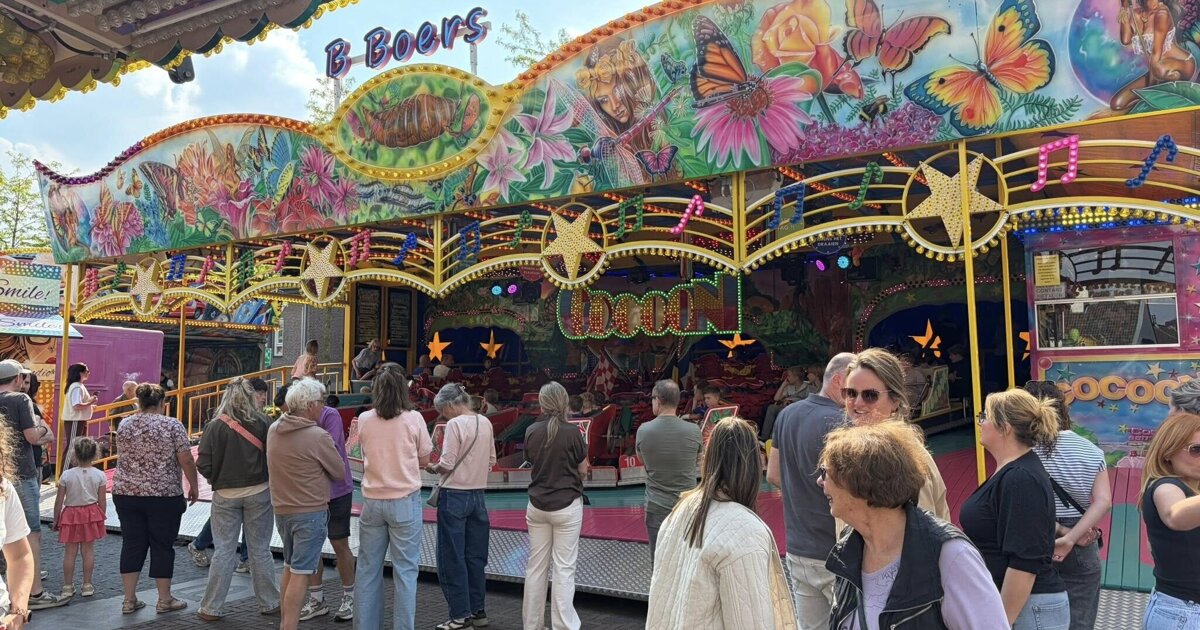 Extra lange kermis geopend in Maasbree