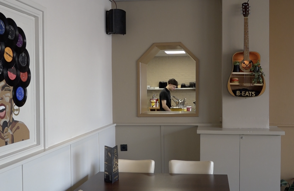 Tren Geurts cafetaria B-Eats.png