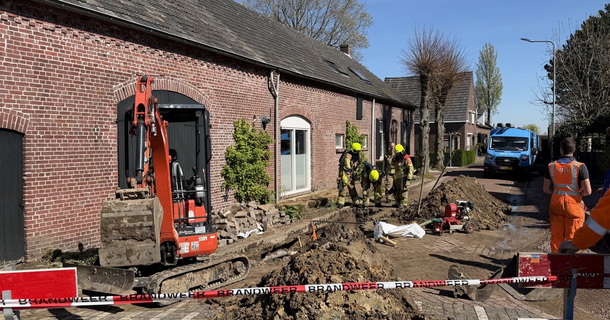 Na gesprongen waterleiding wordt gasleiding geraakt in Beringse straat