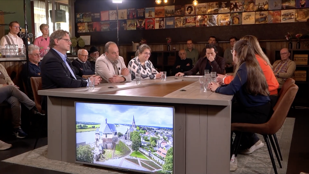 Debat Raadhuisplein 6 zelfsturing.png