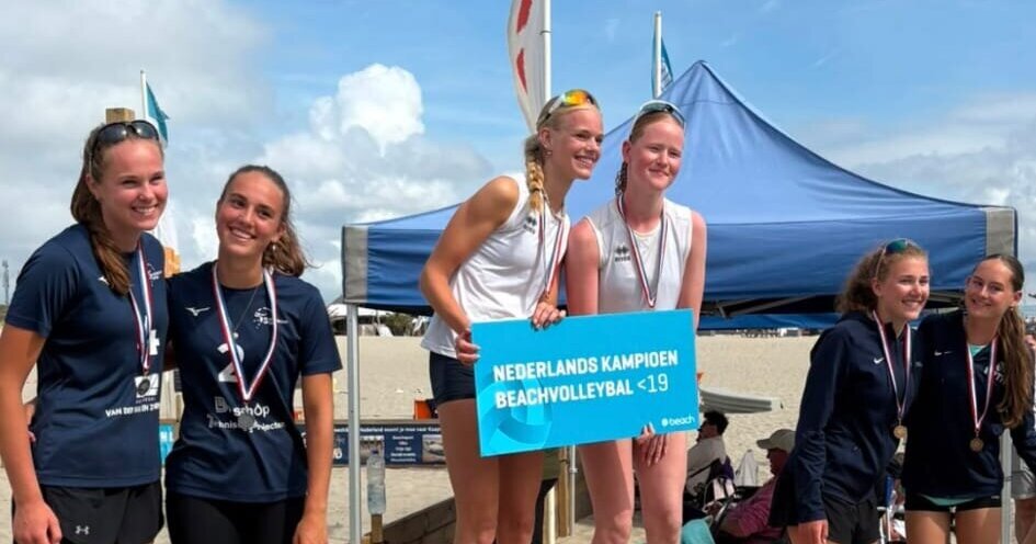 Peelpush-duo kroont zich tot Nederlands kampioen beachvolleybal O19