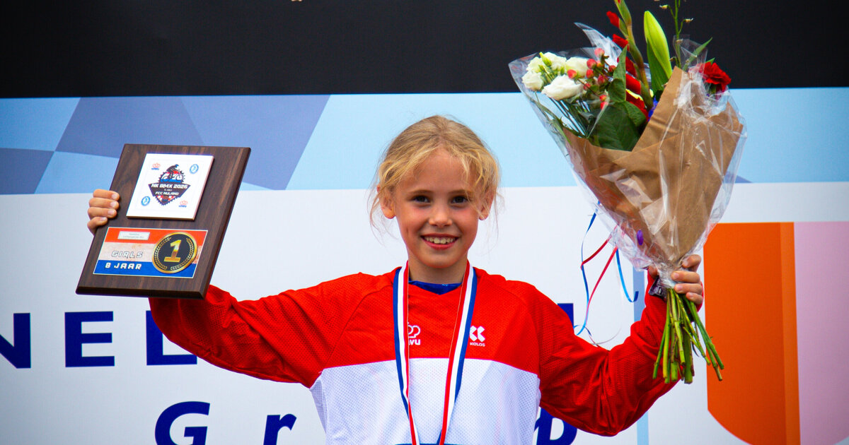 Olse Nellen (8) uit Maasbree kroont zich tot Nederlands kampioen BMX