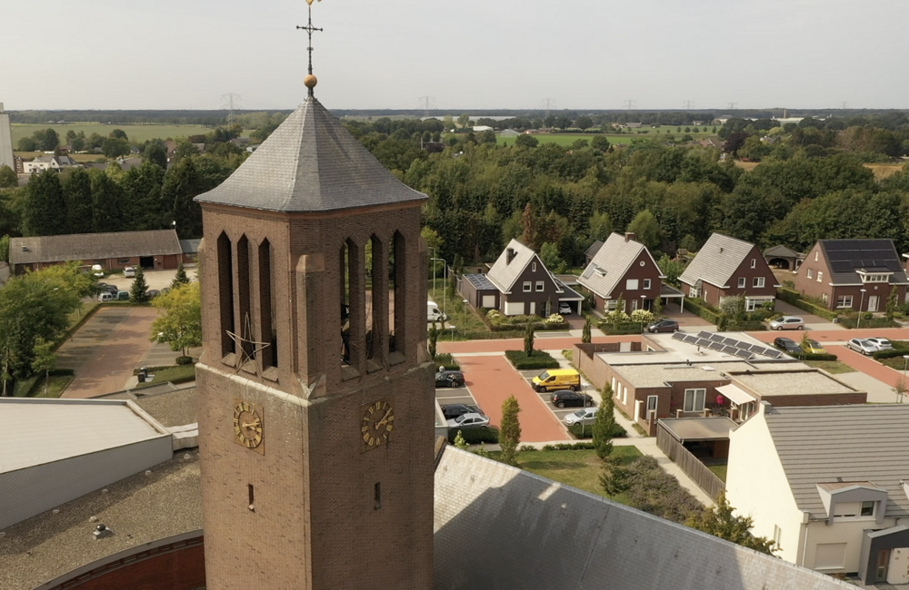 Kerk Beringe drone.png