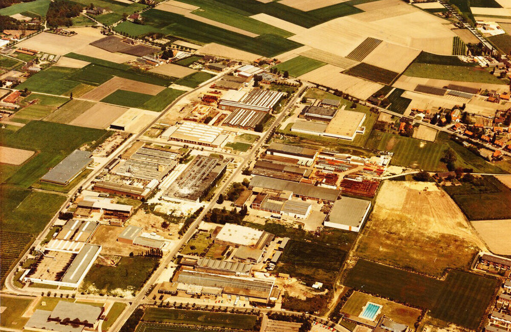 Luchtfoto Industrieterrein Panningen 1977.jpg