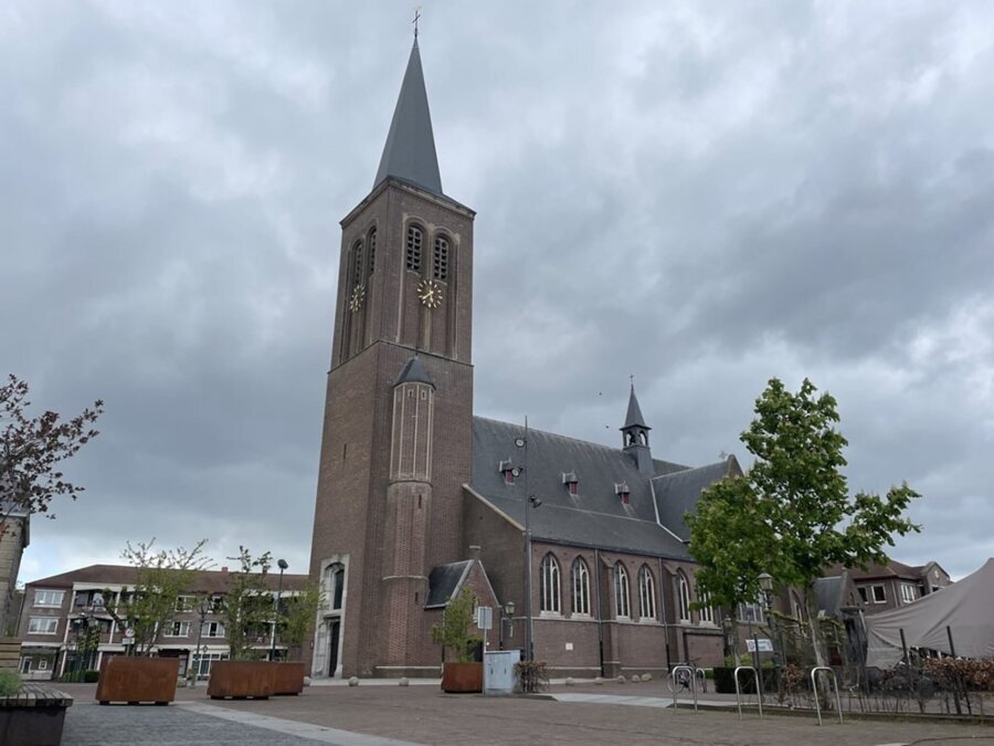 sint-aldegundiskerk-min-qn37marklpgh3iqnmy72akqqktu1hsipu53rcf55vk.jpg
