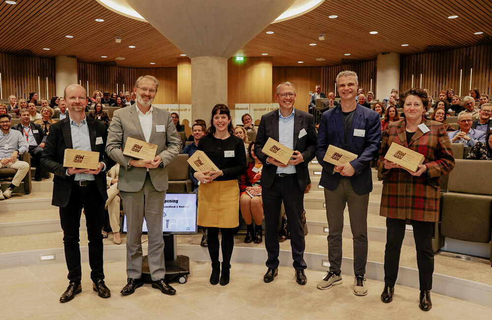 Ondertekenaars Academische Werkplaats_Dhr. Peppelenbos-HAS_dhr. Schouten-VieCuri_mevr. Slijper-Gilde opleidingen_dhr. Josso-Fontys_dhr. Kremers-MU.jpg