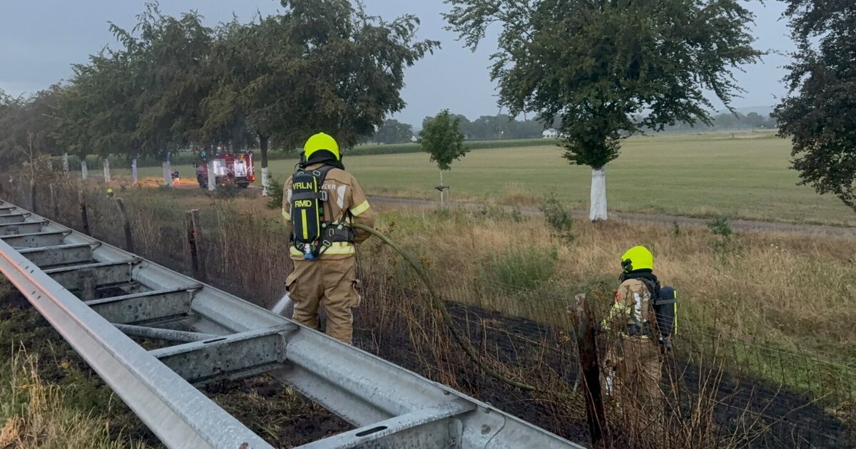 Flinke bermbrand langs A73 bij Reuver snel geblust
