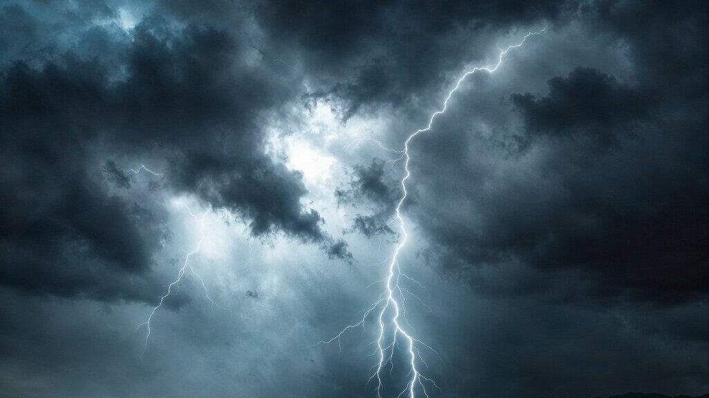 Onweer bliksem stock