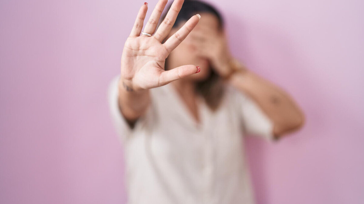 Geweld tegen vrouwen stock