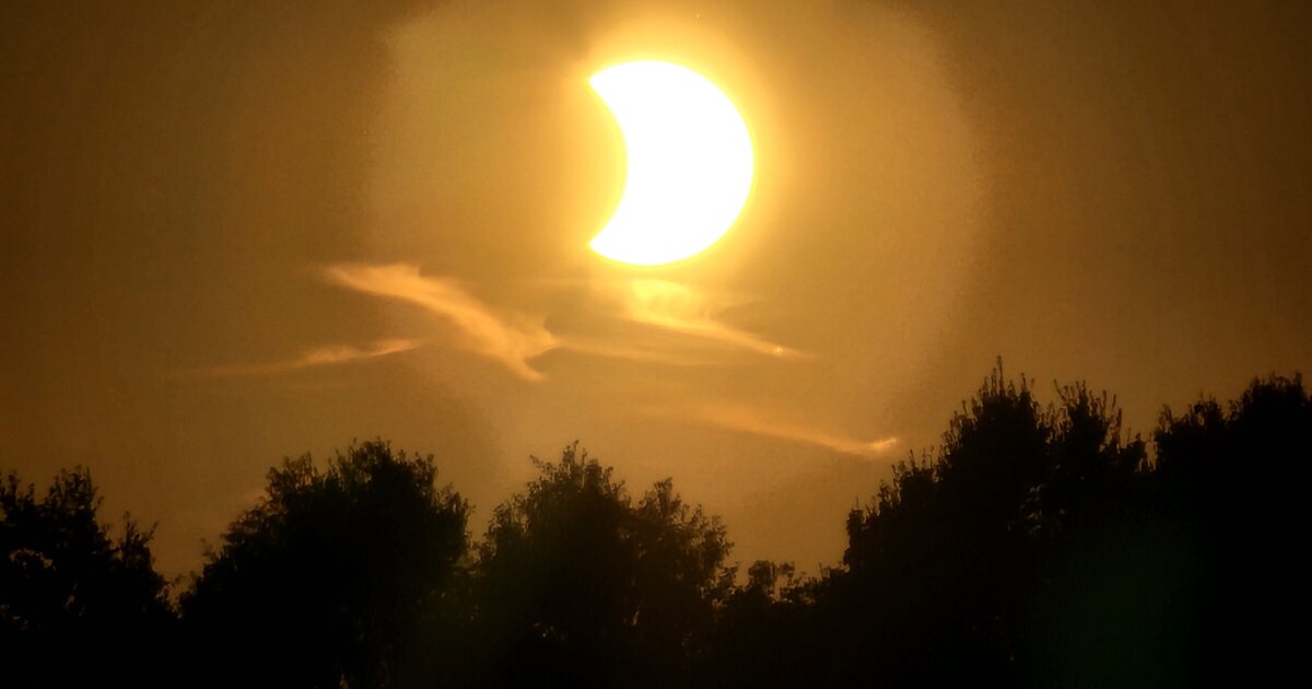Blikken omhoog voor bijzondere zonsverduistering
